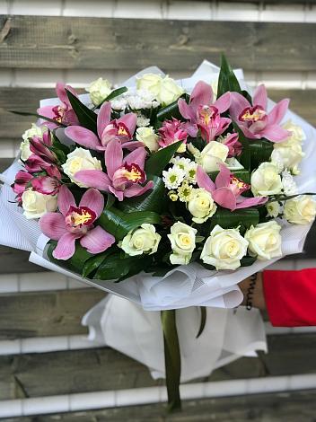 Букет цветов из: Розы и Хризантемы в Уржуме