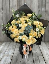 Букет цветов из:  Розы и Лизиантусы в Уржуме