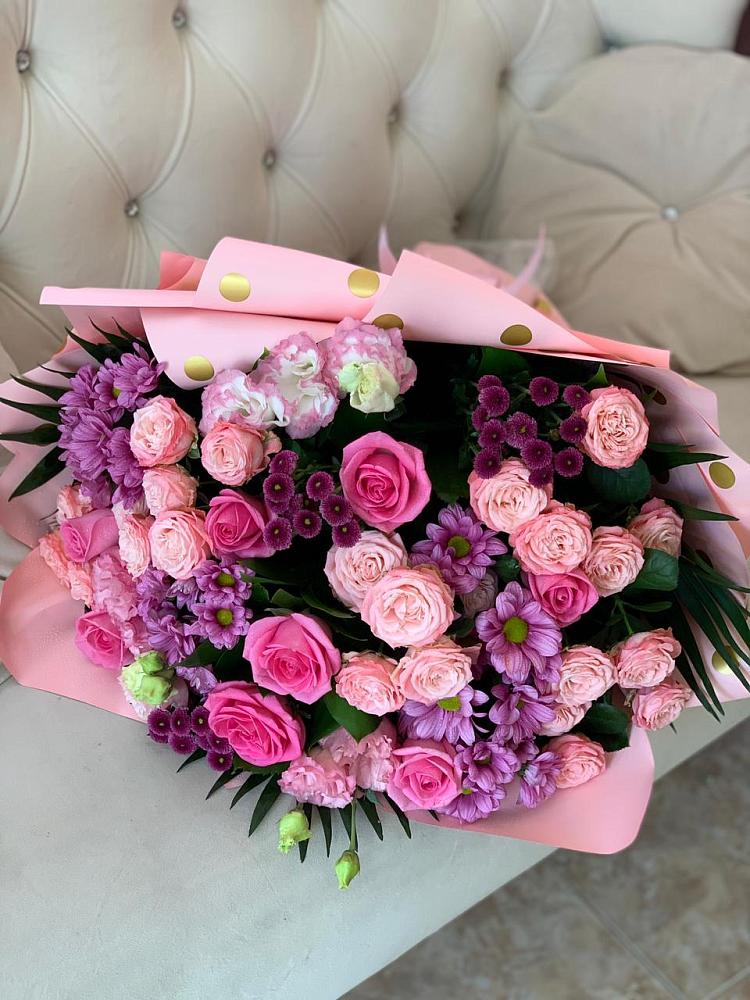 Букет цветов из: Хризантемы, Розы и Лизиантусы в Уржуме