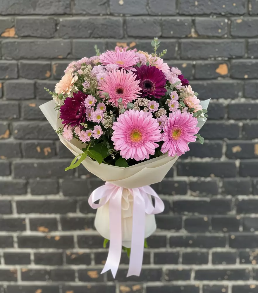 Букет цветов из: Герберы и Хризантемы в Уржуме
