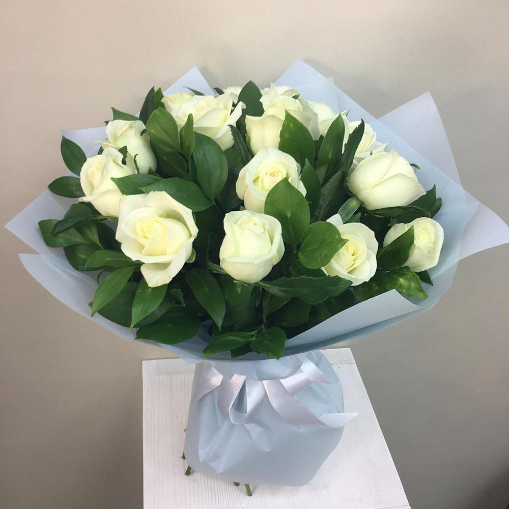 Букет 15 Белых роз Проуд в Уржуме