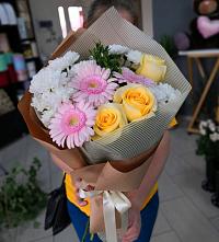 Букет цветов из:  Герберы, Розы и Хризантемы #REPLACE_PRED# Уржуме