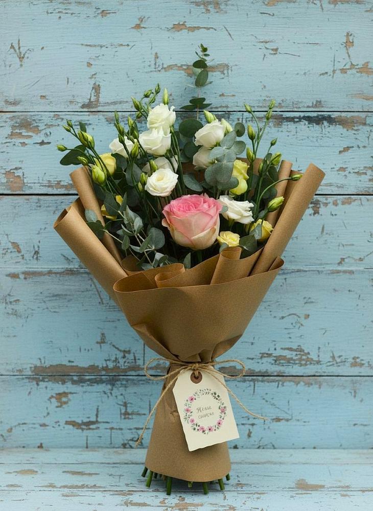 Букет цветов из: Розы и Лизиантусы в Уржуме