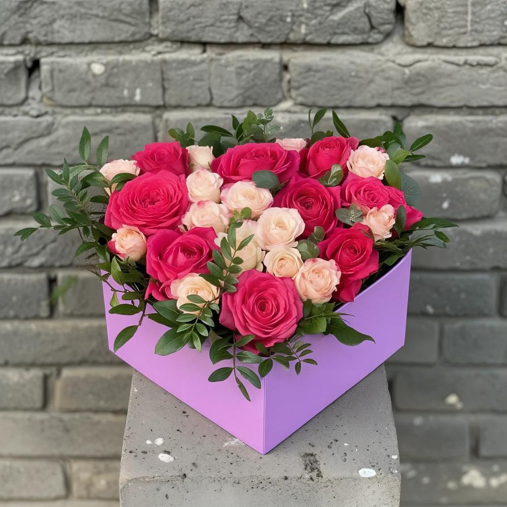Цветочная композиция из Розы в коробке в Уржуме