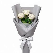Букет 3 белые розы в Уржуме
