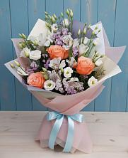 Букет цветов из:  Лизиантусы, Розы, Альстромерии и Гипсофила в Уржуме