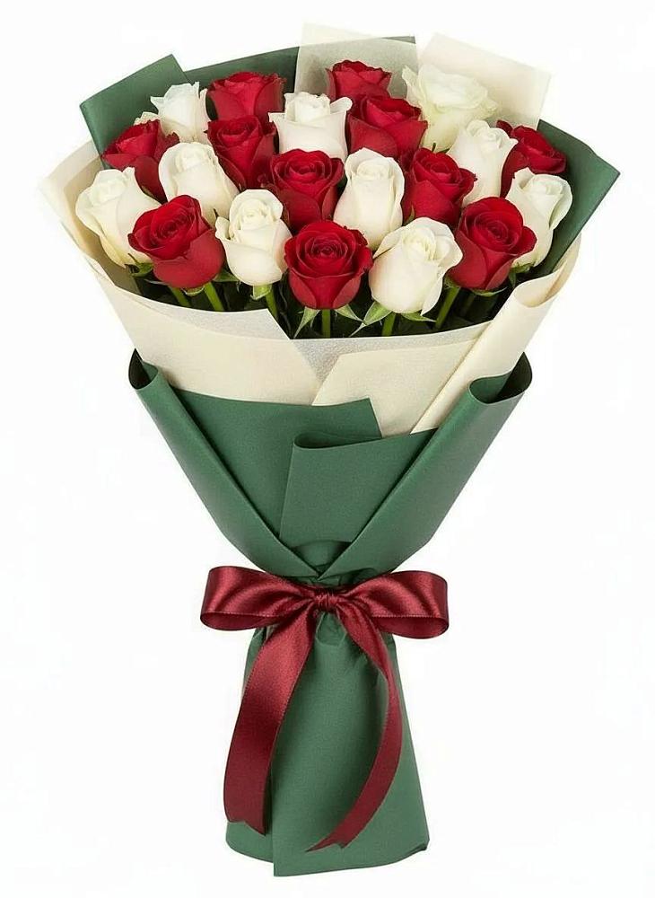Букет Микс из красных и белых роз в Уржуме