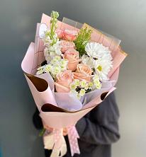 Букет цветов из:  Хризантемы и Розы в Уржуме