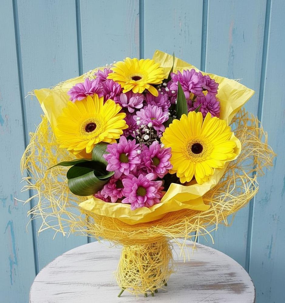 Букет цветов из: Хризантемы и Герберы в Уржуме