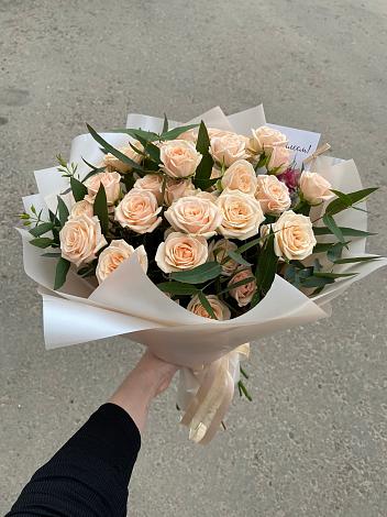 Букет Кремовые розы Латте в Уржуме