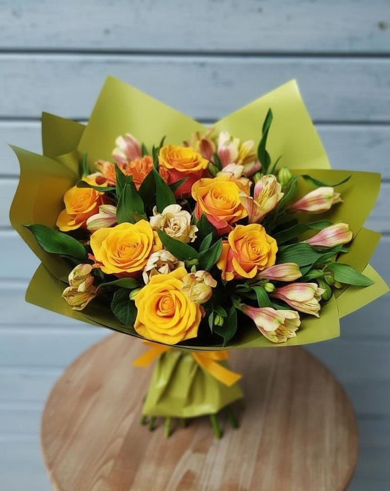 Букет цветов из: Альстромерии и Розы в Уржуме