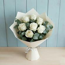 Букет Белые розы в Эвкалипте в Уржуме