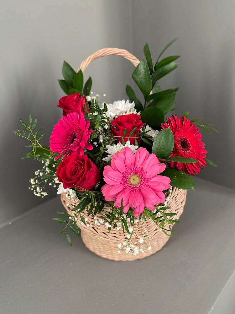 Цветочная композиция из Розы, Хризантемы и Герберы в корзине в Уржуме