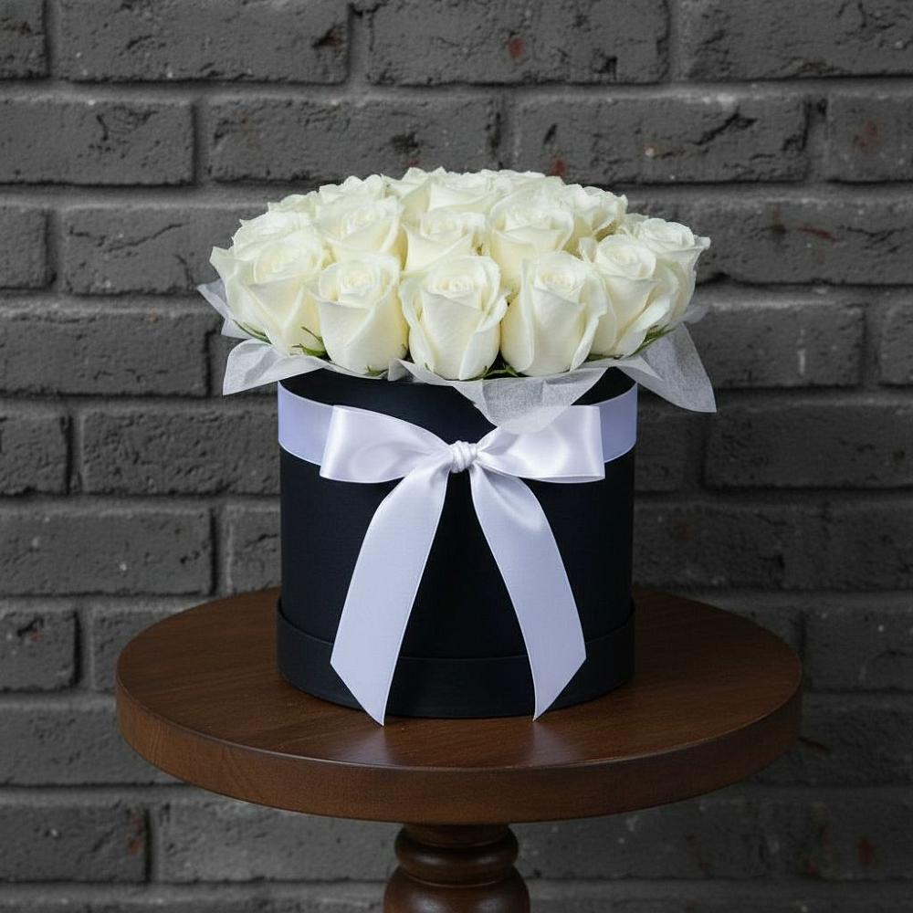 Цветочная композиция из Розы в шляпной коробке в Уржуме