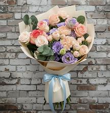 Букет цветов из:  Розы, Лизиантусы и Гвоздики в Уржуме
