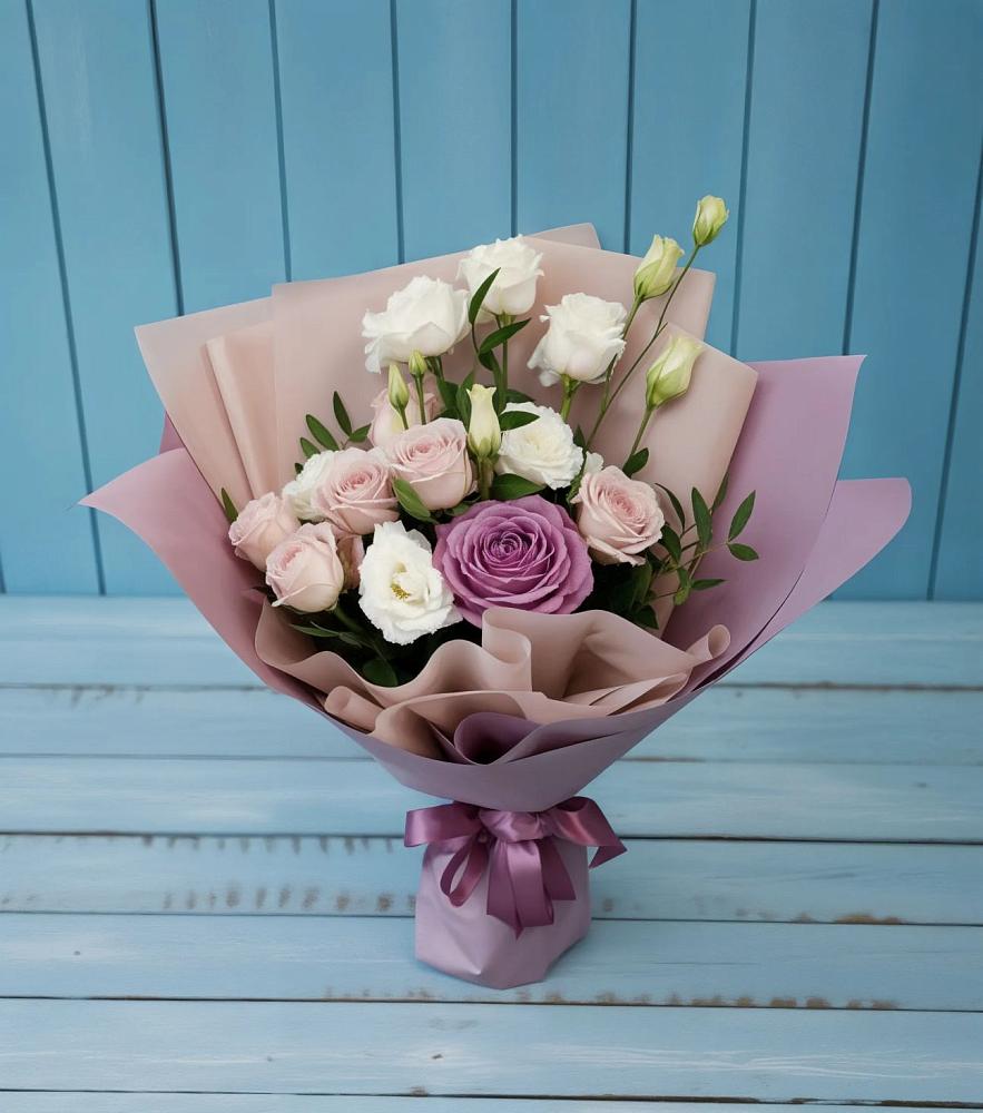 Букет цветов из: Розы и Лизиантусы в Уржуме